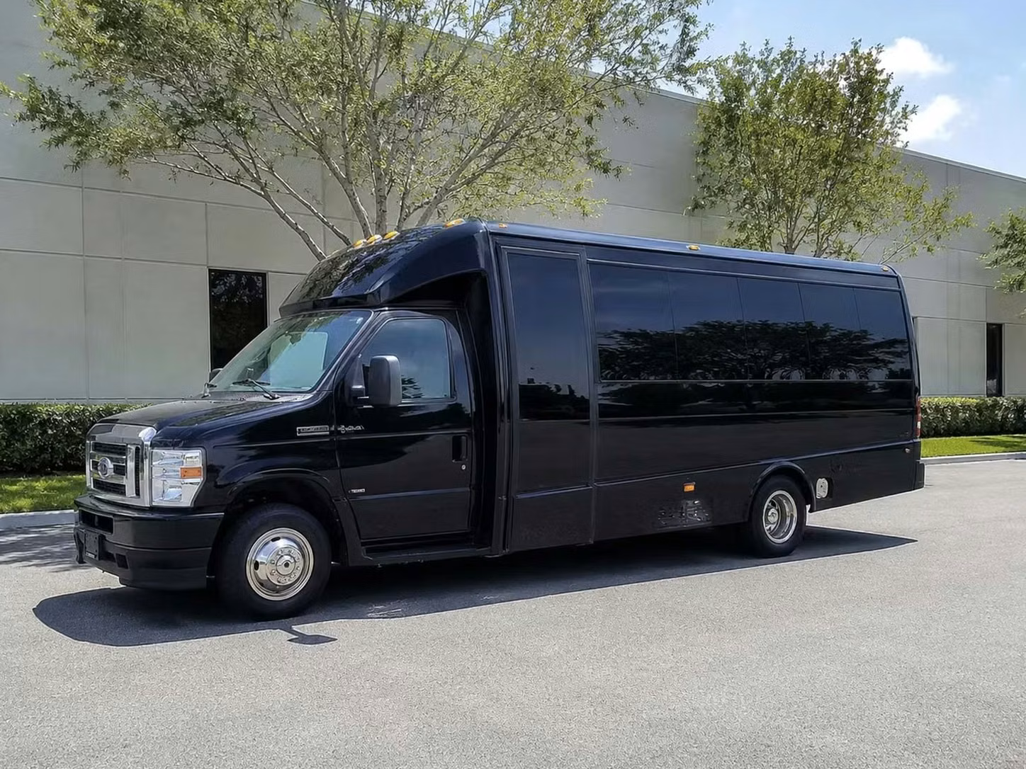 chamblee 18 passenger minibus rental