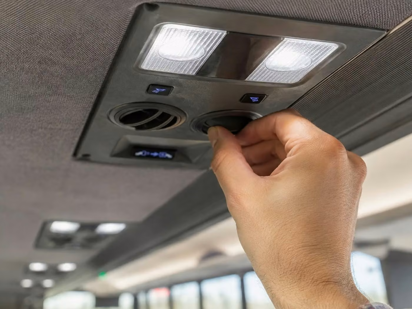 chamblee 28 passenger minibus air conditioning