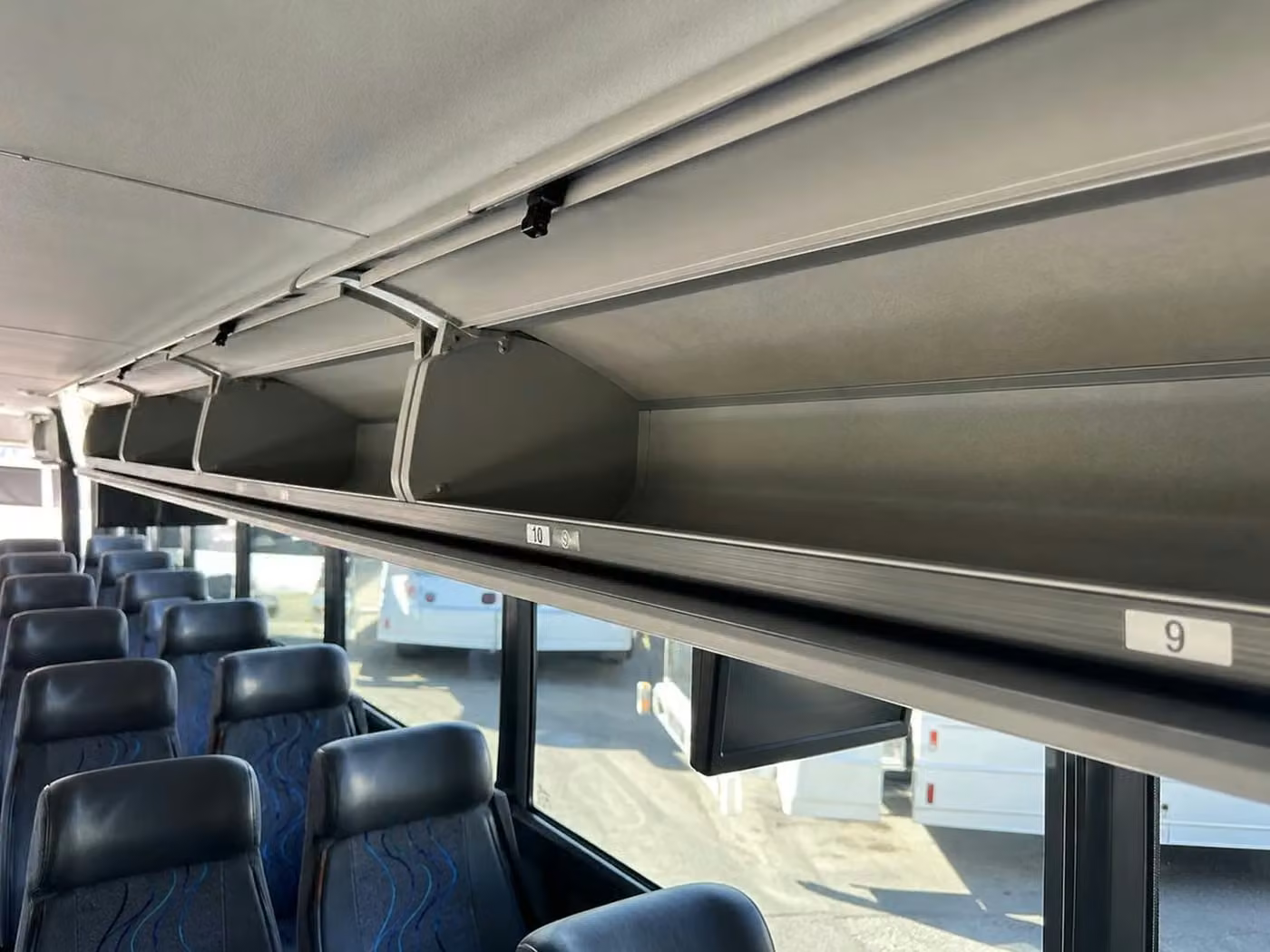 chamblee 35 passenger minibus overhead storage
