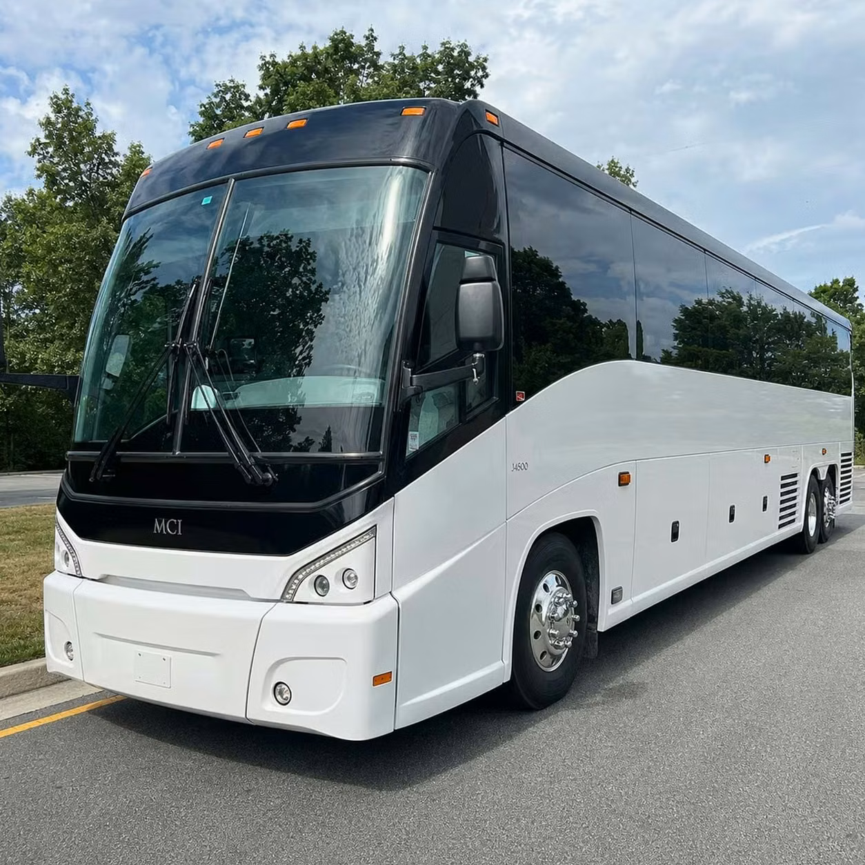 chamblee concert buses loaded with bluetooth sound led lights and onboard bars