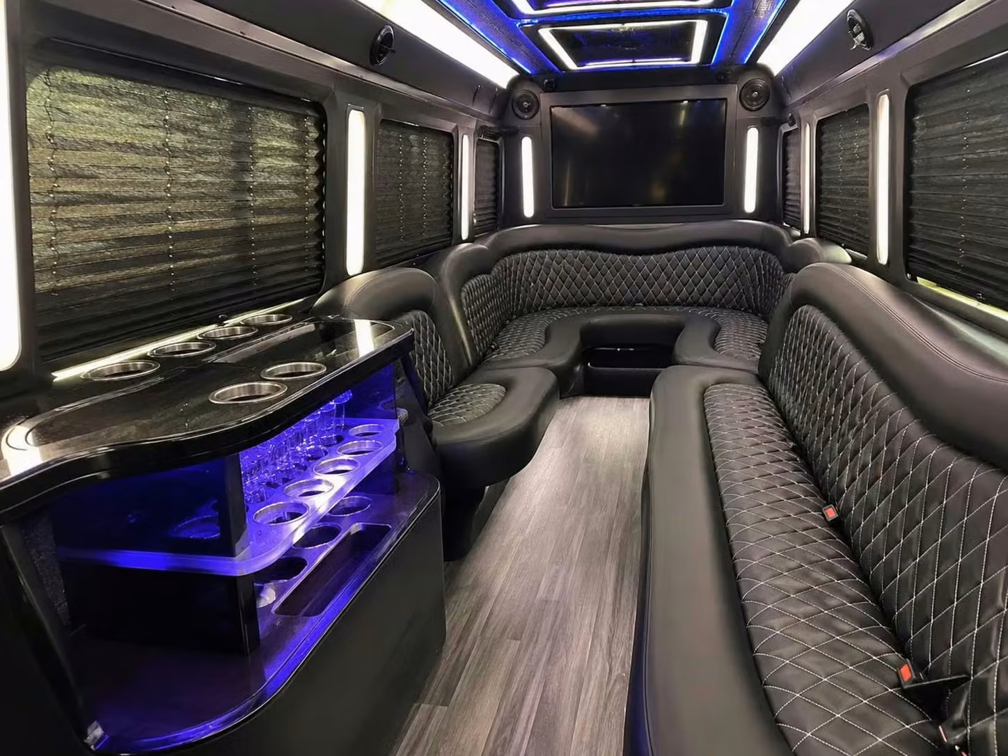 chamblee party bus bar area